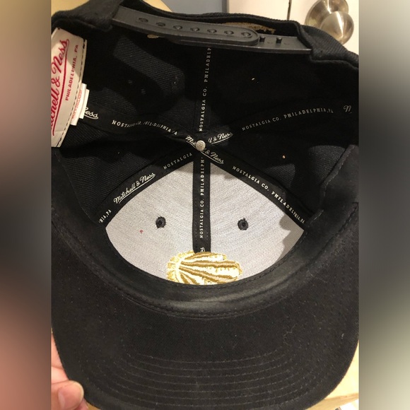 Mitchell & Ness Toronto Raptors Hat - Picture 6 of 6